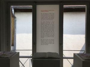 Fensterseite: Foliengalerie, Text